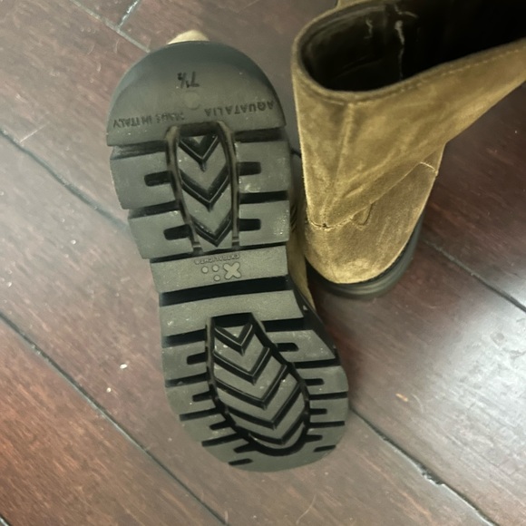 Worn once in house ! In great condition. - Picture 2 of 3